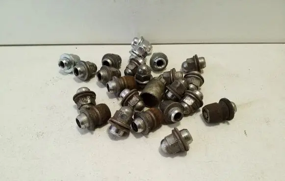 Mitsubishi Outlander Nuts/bolts 