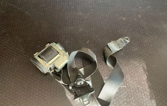 Ford Galaxy Front seatbelt 605274100 004L000