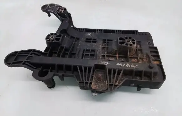 Volkswagen Golf V Battery tray 