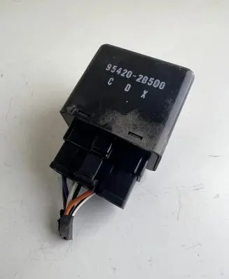 Hyundai Santa Fe Window wiper relay 954202B500