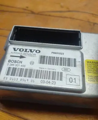 Volvo V70 Airbag control unit/module 0285001456 P8651523 030113056901