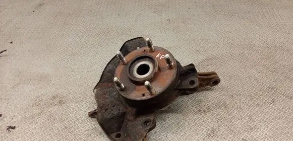 KIA Carens II Front wheel hub spindle knuckle 