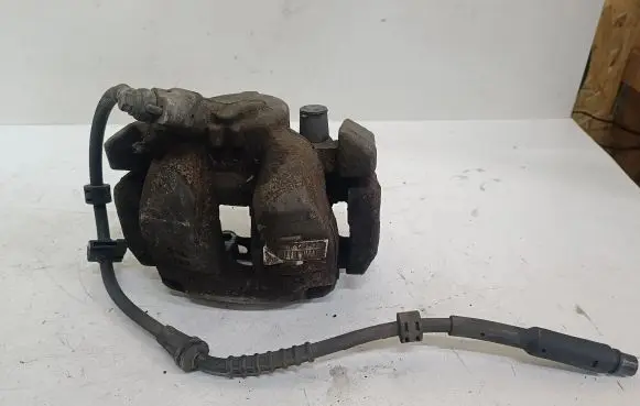 Peugeot 3008 II Front brake caliper