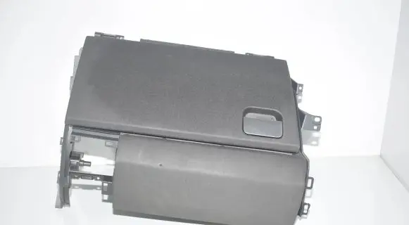 Land Rover Discovery 4 - LR4 Glove box FFB000282XXX