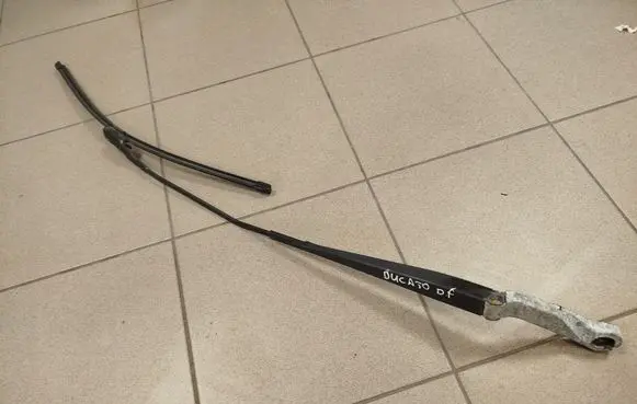 Front wiper blade arm