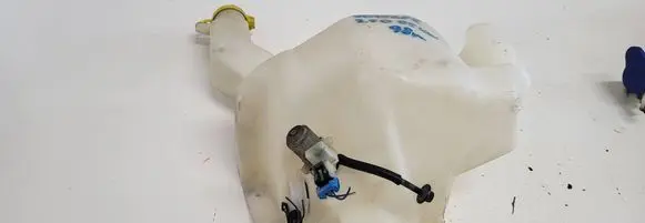Chrysler Voyager Windshield washer fluid reservoir/tank 04717462 04717462AB