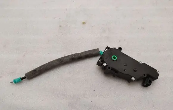 Mercedes-Benz CLS C218 AMG Tailgate/trunk/boot lock/catch/latch A2047500060