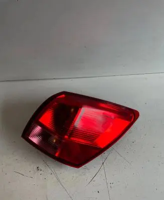 Nissan Qashqai Rear/tail lights 89070312