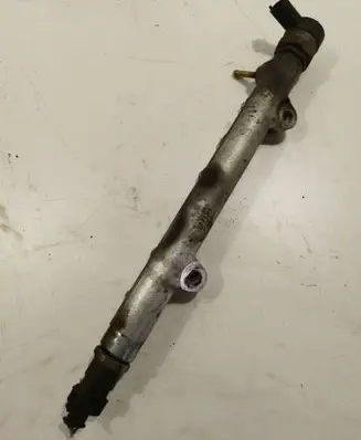 Toyota Auris 150 Fuel main line pipe 1077800450