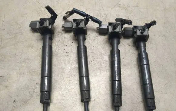 Mercedes-Benz C W204 Fuel injectors set A6510704987 L6TT0U8JXX 28342997
