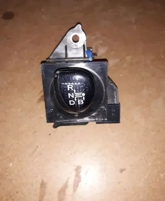Toyota Auris E180 Gear shifter/selector 75C583 75G188