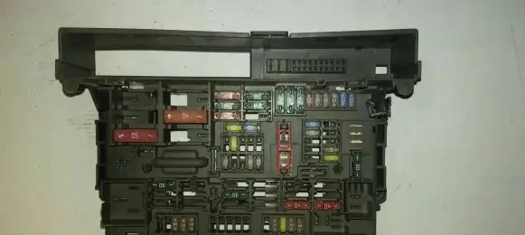 BMW X3 E83 Fuse box set 25833661 B010110700 BJ3A538601