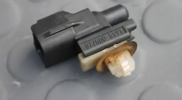 Mitsubishi Outlander Outside/external air temperature sensor 0775005131
