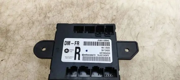 Chrysler 200 Door control unit/module 68111320AG A2C7368540500