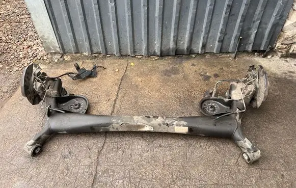 Nissan Qashqai J12 Rear axle beam 