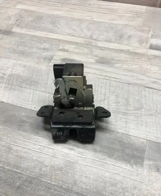 Loading door lock