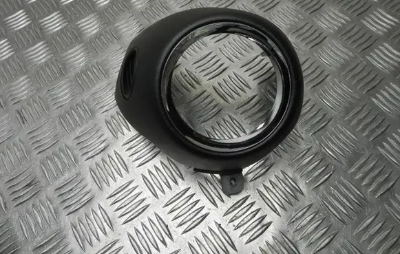 Radio/GPS head unit trim
