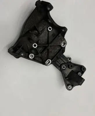 Volvo XC60 Generator/alternator bracket 30731516