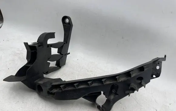 Audi A4 S4 B8 8K Headlight/headlamp mounting bracket 8K0805607A 2002837