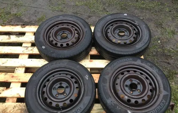 Hyundai i30 R15 steel rim 52910A6050