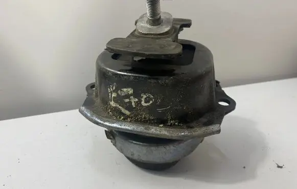 BMW X5 E70 Engine mount bracket 1234567