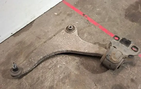 Volvo V60 Front lower control arm/wishbone