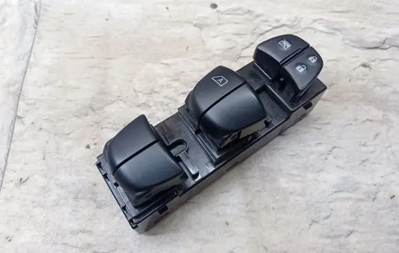 Nissan Leaf II (ZE1) Electric window control switch 254015SH0A
