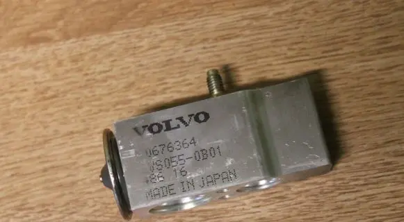 Volvo S80 Air conditioning (A/C) expansion valve 30676364