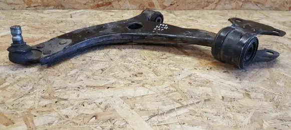 Volvo V40 Front lower control arm/wishbone AV613A262DA