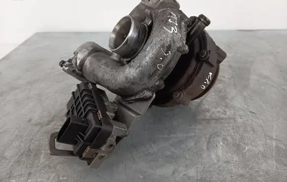 BMW 5 E60 E61 Turbo 7794259