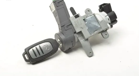 Volvo V70 Ignition lock 8621509