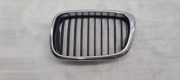 BMW 5 E39 Front grill 8159315 8184531 2494065