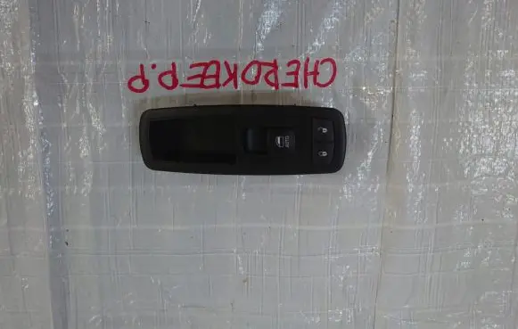 Jeep Cherokee Electric window control switch
