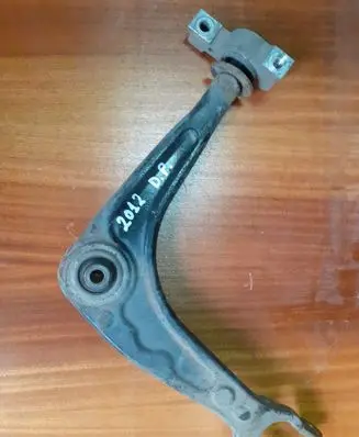 Peugeot 407 Front lower control arm/wishbone 7AAA01
