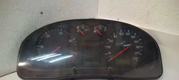Volkswagen PASSAT B5 Speedometer (instrument cluster) 3B1919880D
