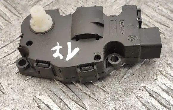 BMW 5 GT F07 Intake manifold valve actuator/motor EFB330 K9749005