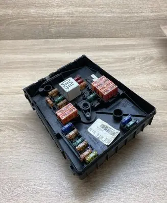 Skoda Octavia Mk2 (1Z) Fuse module 1K0937125