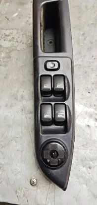 Hyundai Getz Electric window control switch 935701C110