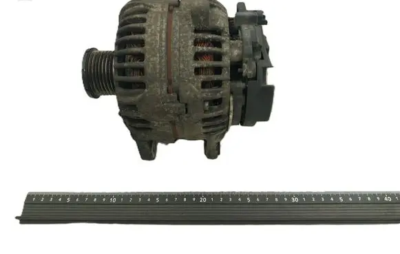 Opel Vivaro Generator/alternator 8200251006