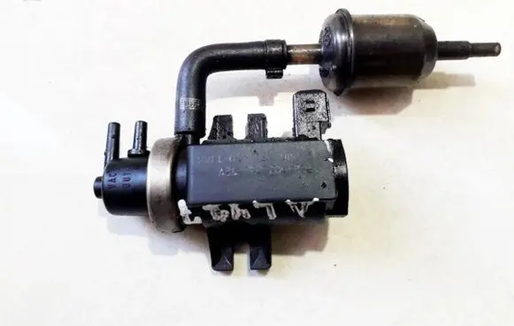 BMW 5 E39 Turbo solenoid valve 72190323 2246175