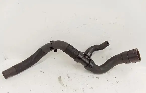 Volvo V70 Engine coolant pipe/hose