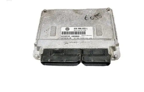 Volkswagen Golf IV Engine control unit/module 03E906033L