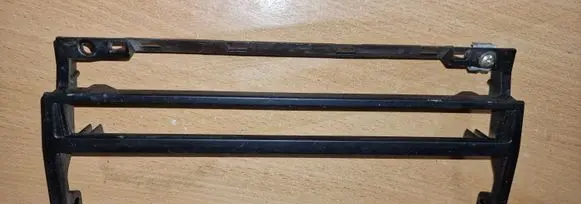 BMW 5 E39 Radio/GPS head unit trim 8247302