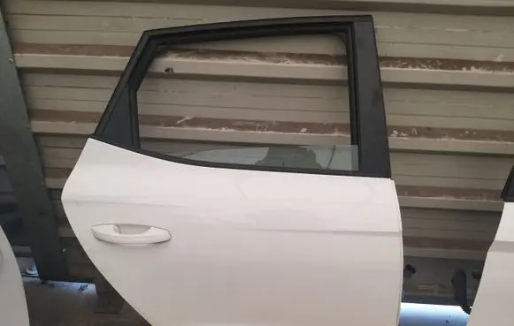 Seat Arona Rear door LB9A