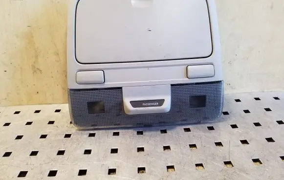 Subaru Outback Front seat light