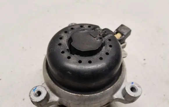 Audi A8 S8 D5 Gearbox mount 4M0399152Q 4M0399152