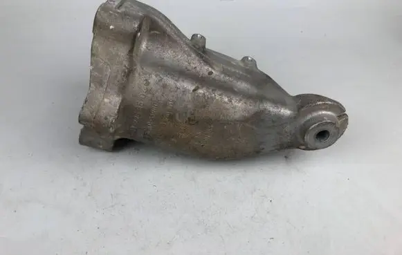 Mercedes-Benz C W204 Engine mounting bracket A6512233504