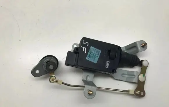 Loading door lock