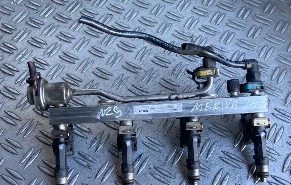 Opel Meriva B Fuel injectors set 55577580 0280151267 0280158205
