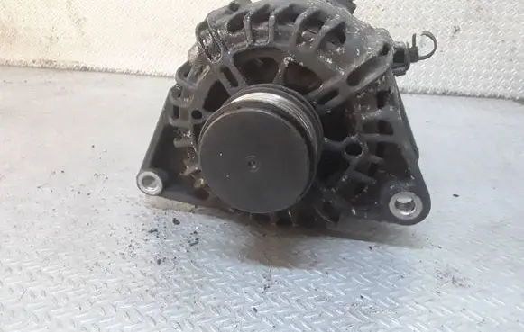 KIA Ceed Generator/alternator 373002a500